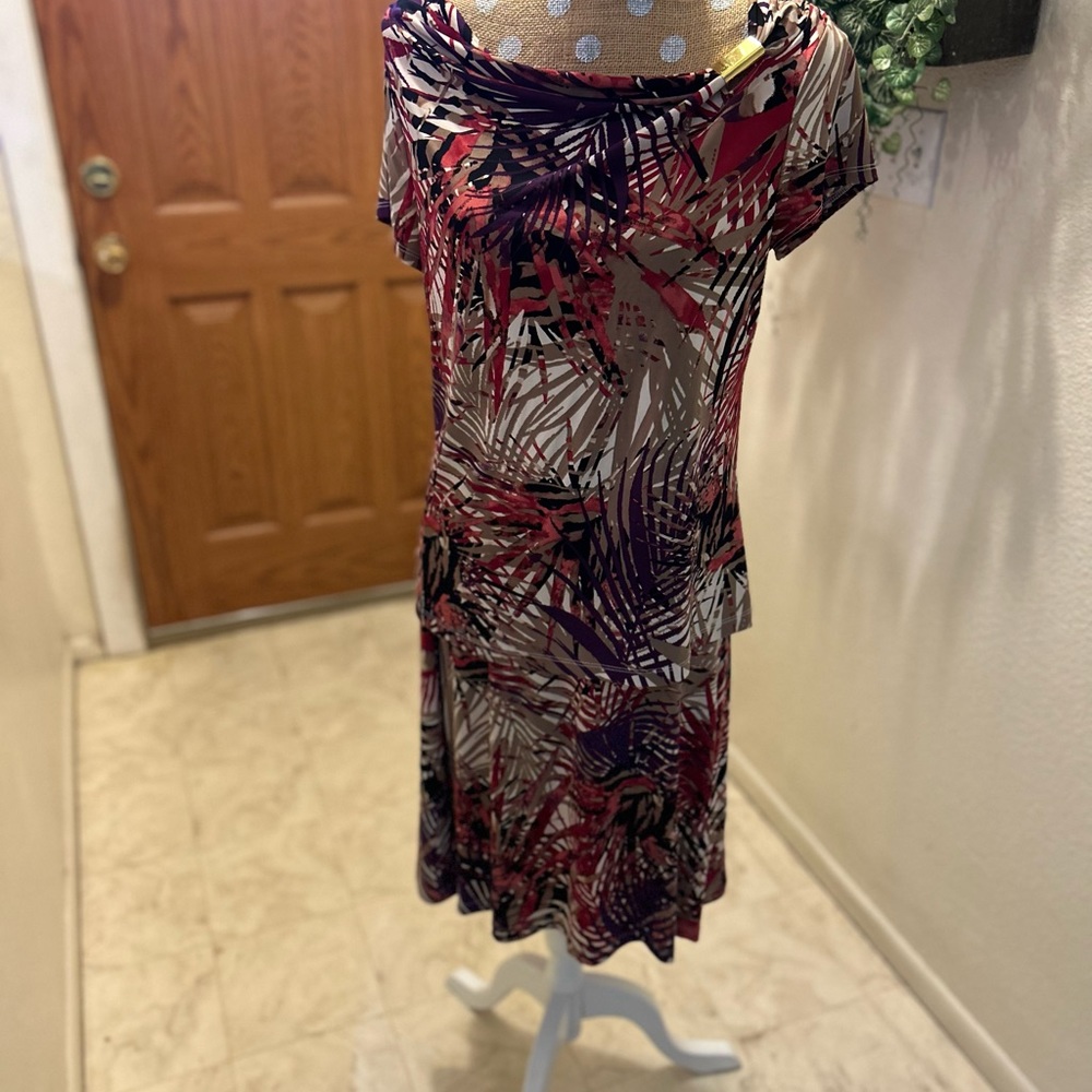 Matching skirt and top wear to work sz M